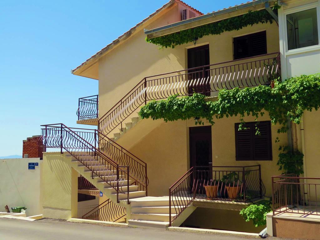 Apartments Pino Brela Esterno foto